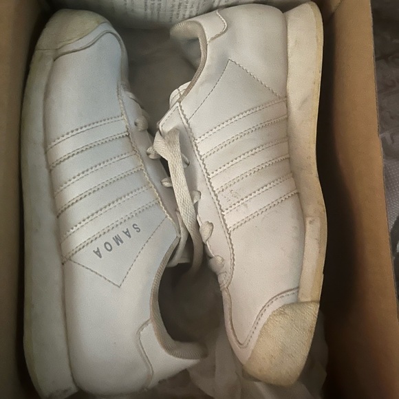 Kids Adidas - Picture 2 of 3